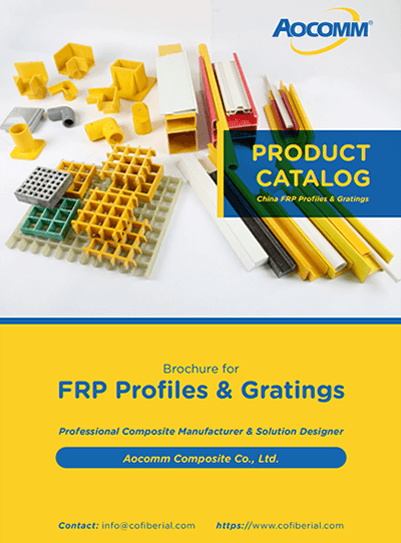 Plusieurs profils FRP, des raccords de main courante et des grilles sur fond gris.