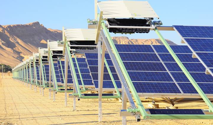 Sistema de paneles solares en el departamento de energía.