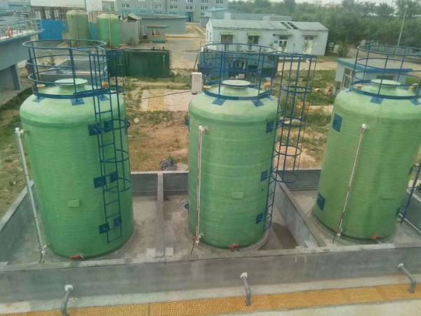 Vertical FRP tanks for chemical plant storage